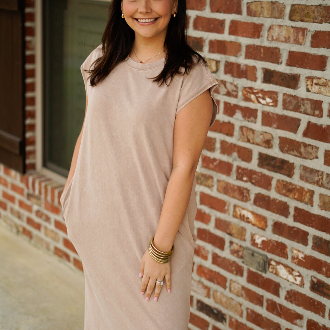 Simple and Chic T-Shirt Midi Dress